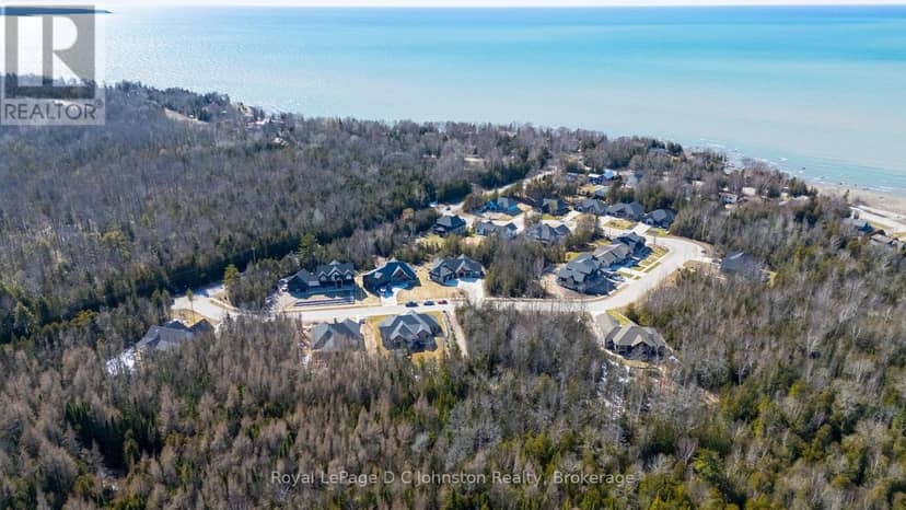13 Lakeside Woods Crescent — photo 5 of 10