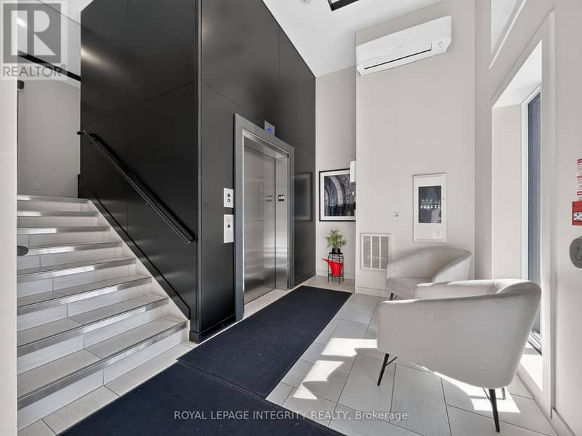 303 - 100 Cortile Private — photo 4 of 40