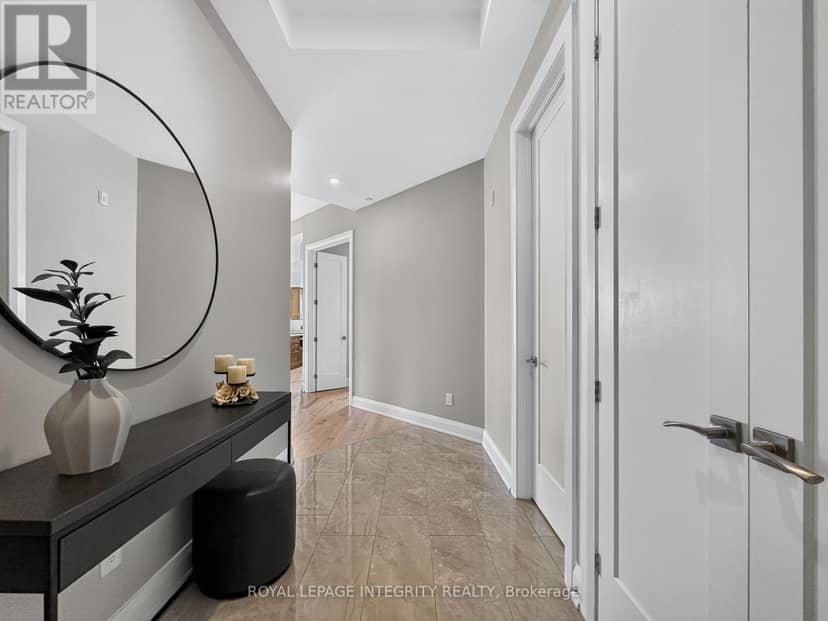 303 - 100 Cortile Private — photo 8 of 40