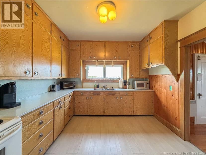 246 White Head Road — photo 9 of 40