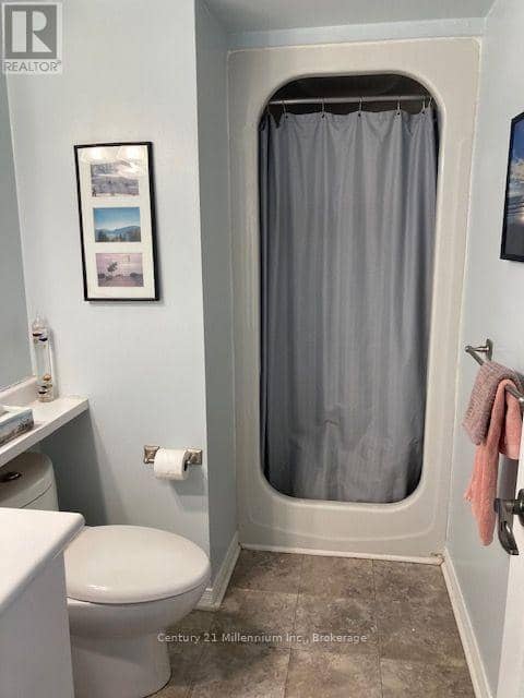 131 - 55 Trott Boulevard — photo 16 of 28