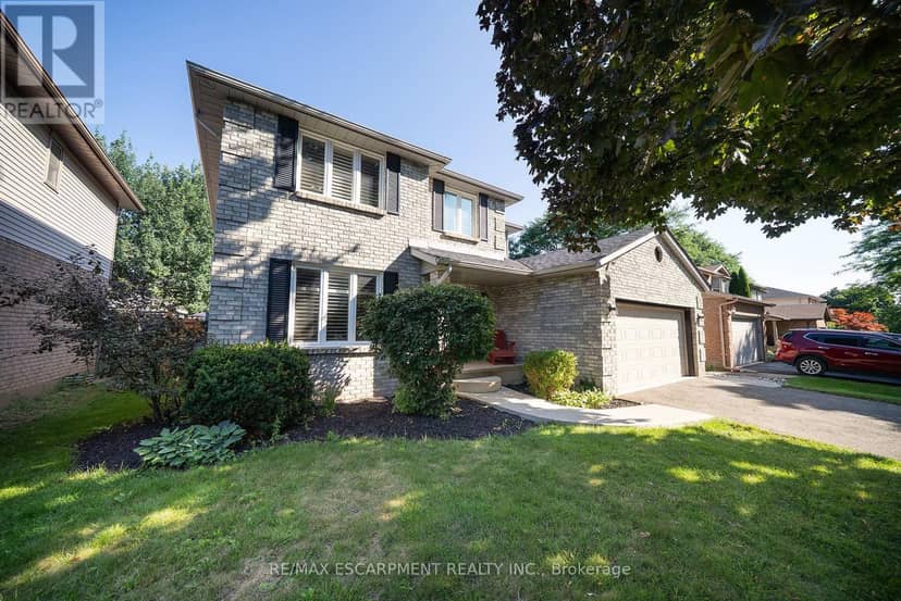 20 Hogarth Road — photo 2 of 40