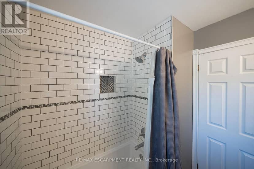 20 Hogarth Road — photo 23 of 40