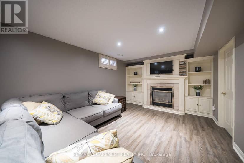 20 Hogarth Road — photo 35 of 40