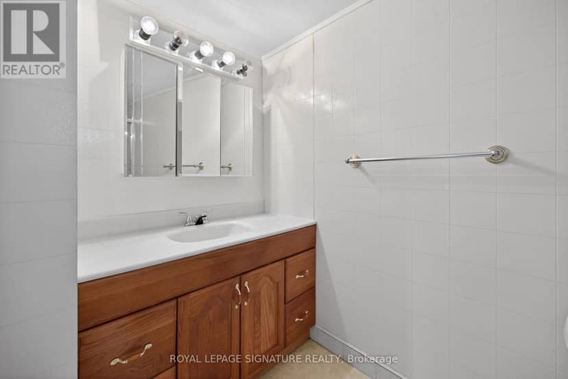 907 - 301 Frances Avenue — photo 23 of 40