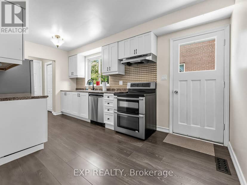 1586 Sandgate Crescent — photo 13 of 37