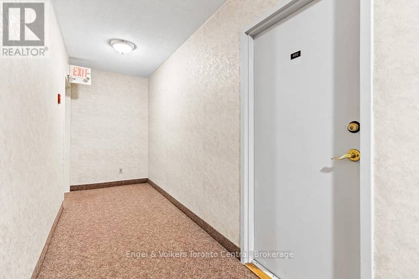 402 - 860 9th Street E — photo 6 of 35