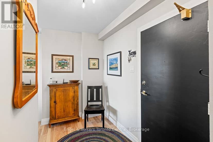 402 - 860 9th Street E — photo 7 of 35