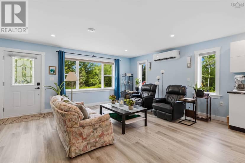 19 Robyn Drive — photo 12 of 40