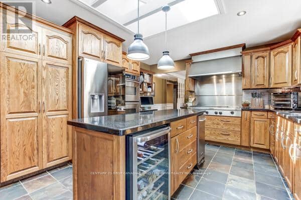 27 Croydon Drive — photo 9 of 27