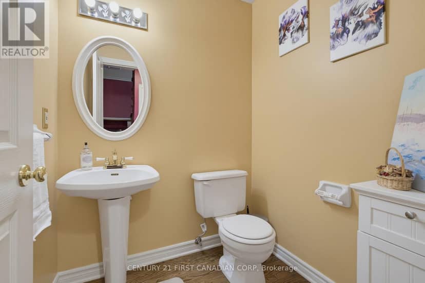 63 - 70 Sunnyside Drive — photo 20 of 40