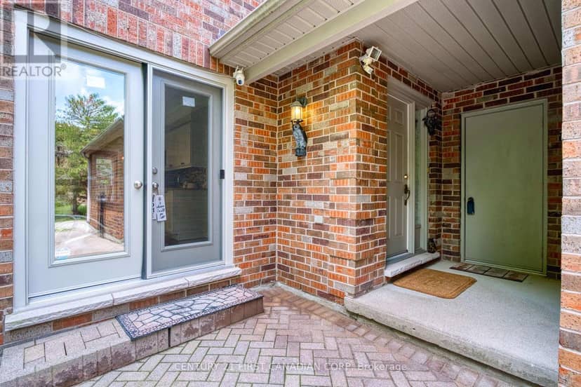 63 - 70 Sunnyside Drive — photo 4 of 40