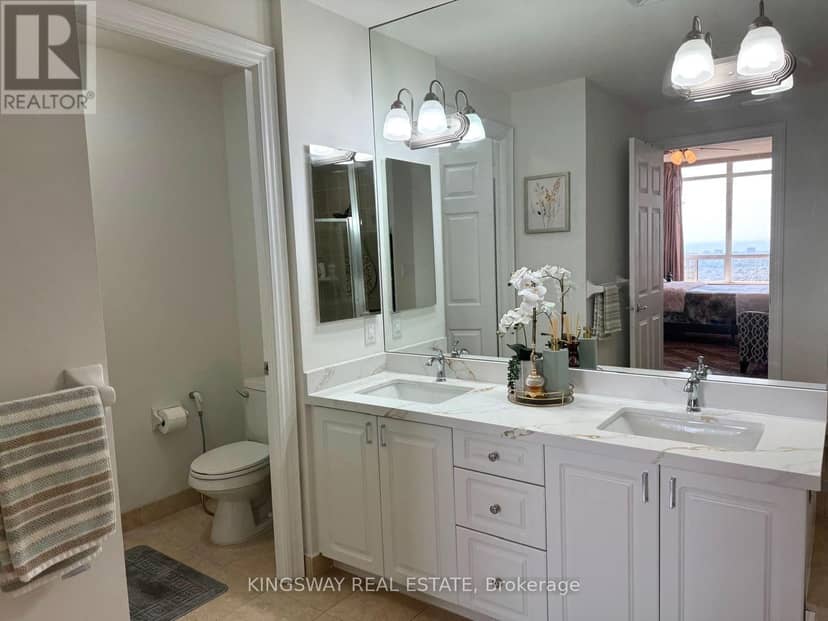 3009 - 3880 Duke Of York Boulevard — photo 14 of 38