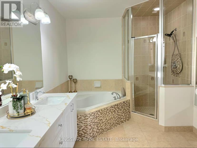 3009 - 3880 Duke Of York Boulevard — photo 15 of 38