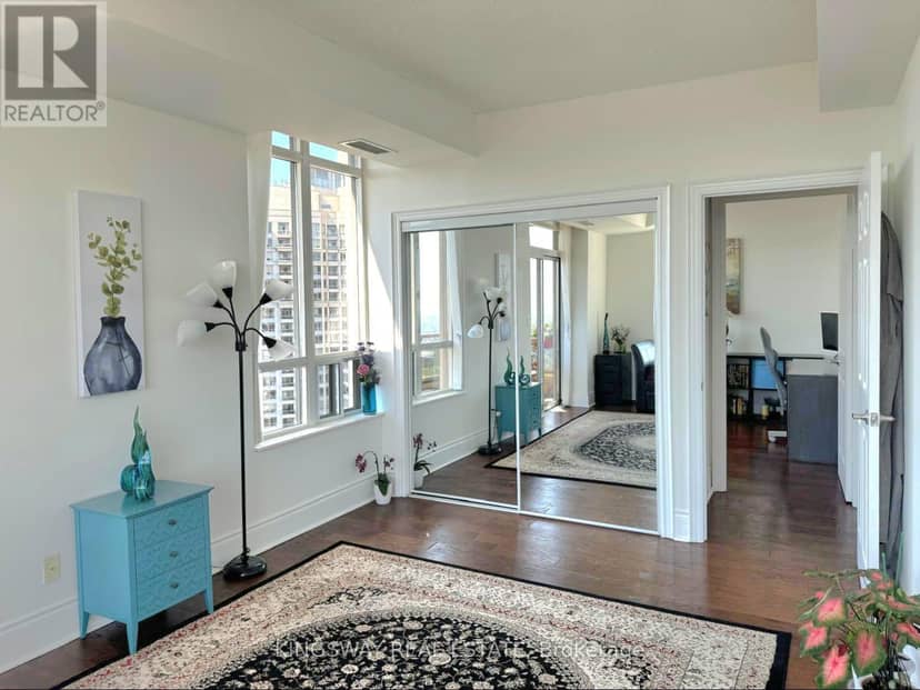 3009 - 3880 Duke Of York Boulevard — photo 17 of 38