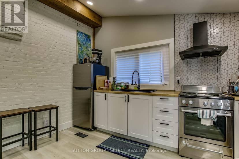 71 Briscoe Street E — photo 19 of 25