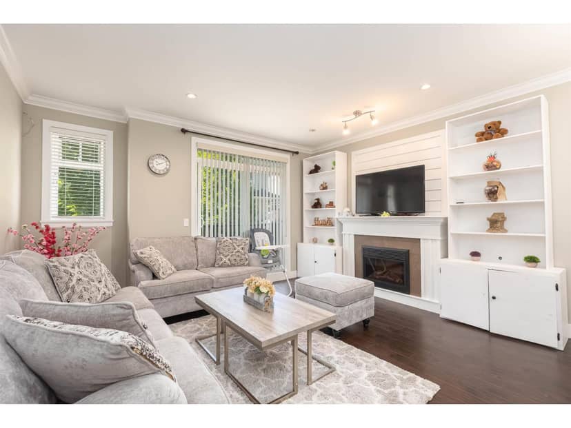 64 6383 140 STREET, Surrey