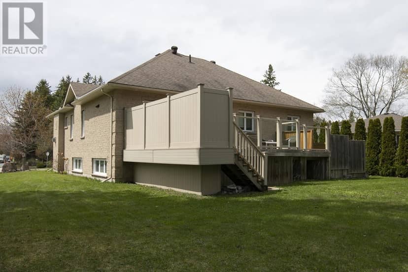 4 Parkdale DR — photo 10 of 40