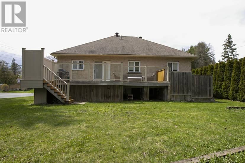4 Parkdale DR — photo 4 of 40