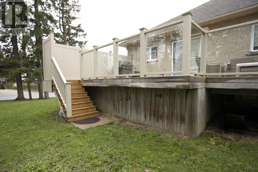 4 Parkdale DR — photo 5 of 40