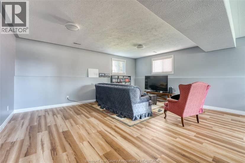 24 Briarwood — photo 20 of 40