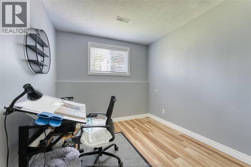 24 Briarwood — photo 31 of 40