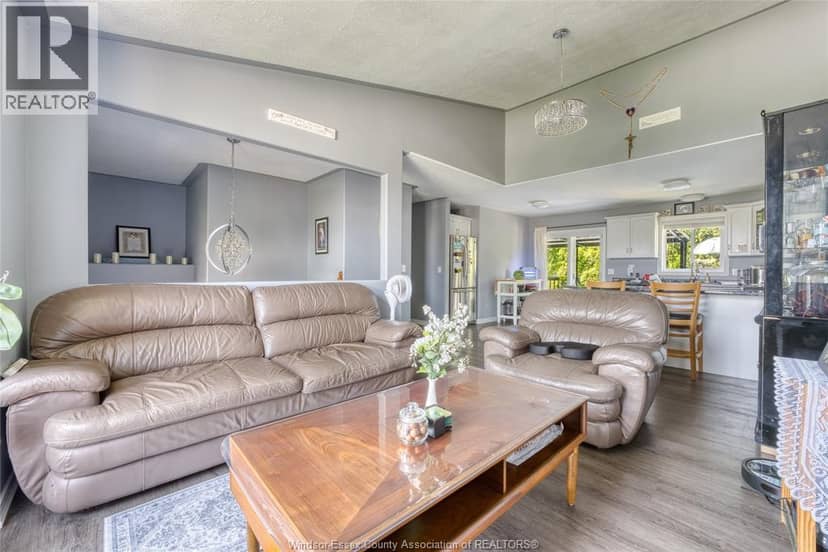 24 Briarwood — photo 8 of 40