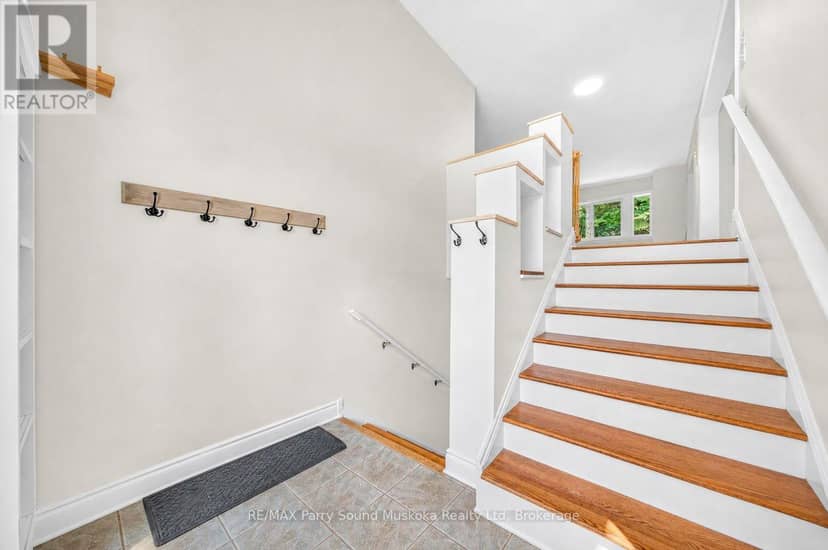 8 Mountain Basin Drive, McDougall, photo 4