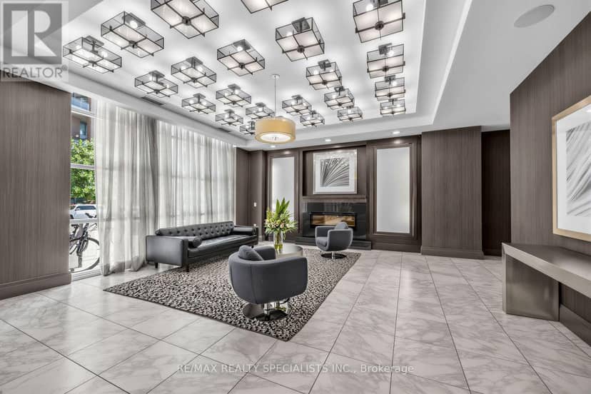 301 - 125 Western Battery Road — photo 5 of 38