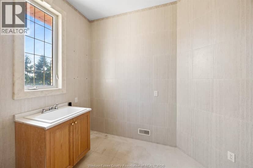 7348 Howard — photo 24 of 40