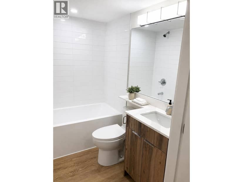 928 COMMERCIAL DRIVE, Vancouver, photo 5