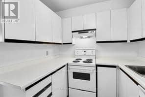 1107 - 475 Laurier Avenue W — photo 12 of 18