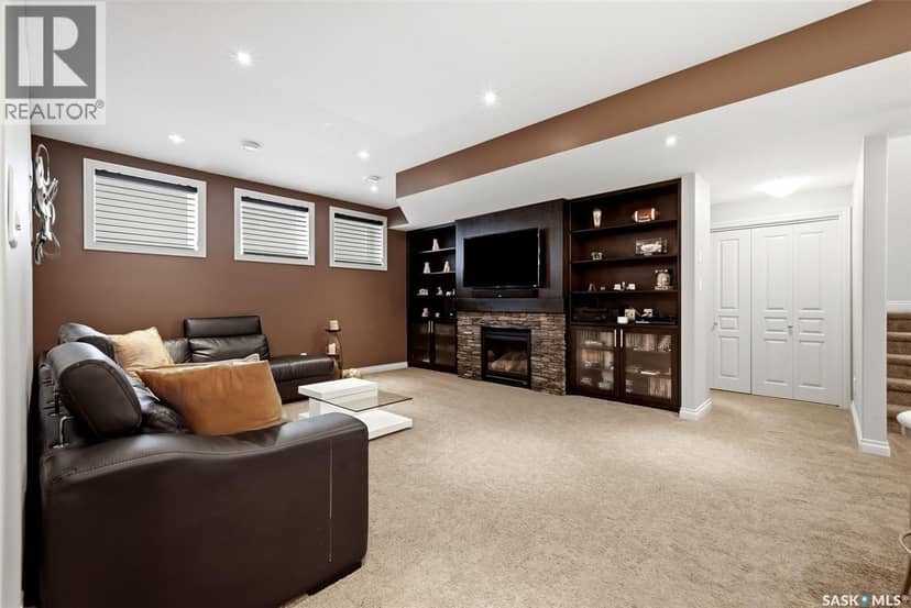 4127 Chuka DRIVE — photo 33 of 40