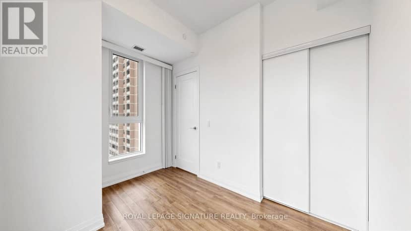 1005 - 286 Main Street — photo 22 of 40