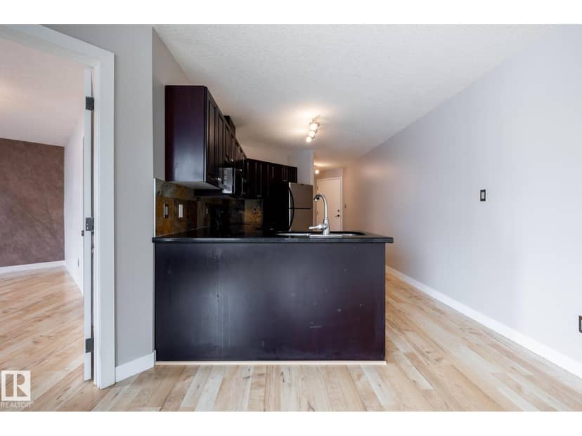 #304 9336 Jasper Av NW — photo 14 of 40
