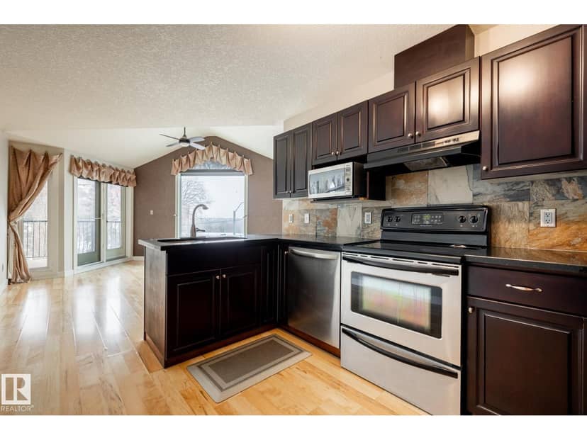 #304 9336 Jasper Av NW — photo 9 of 40