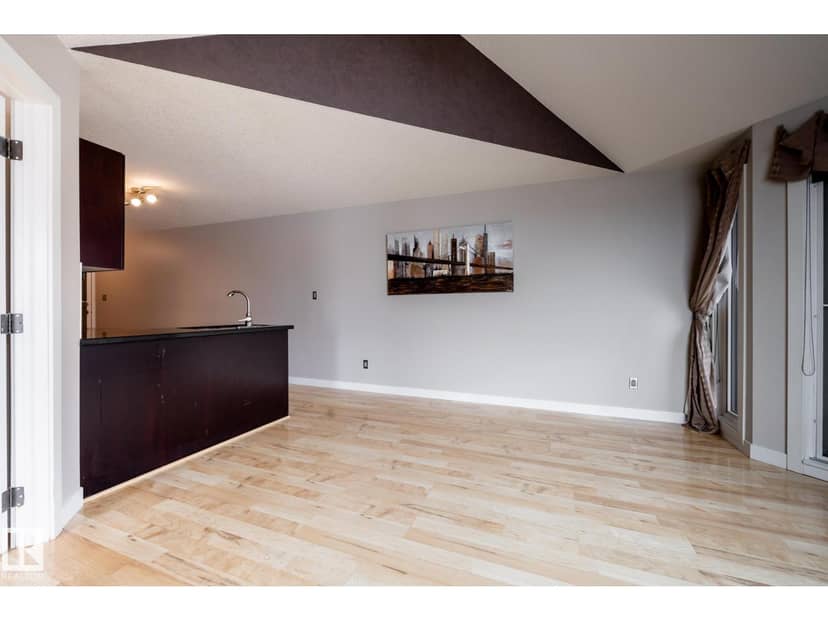 #304 9336 Jasper Av NW — photo 21 of 40