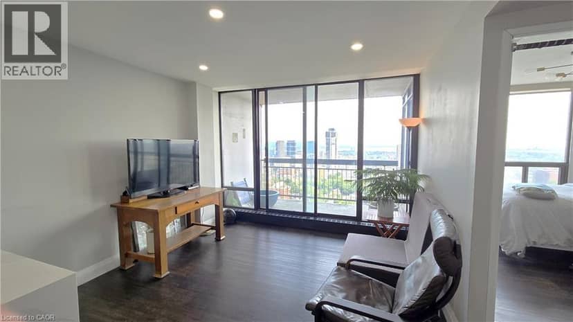 150 CHARLTON Avenue E Unit# 3003 — photo 13 of 22