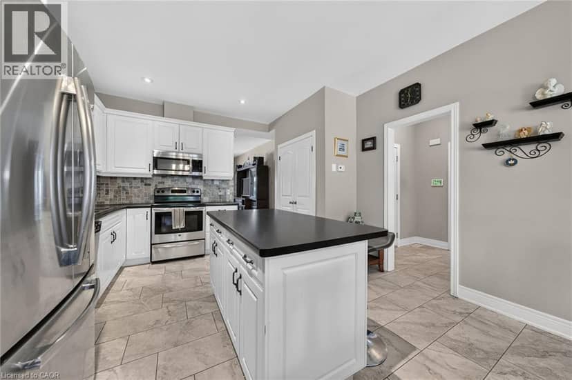 17 GRANTHAM Avenue S — photo 13 of 40