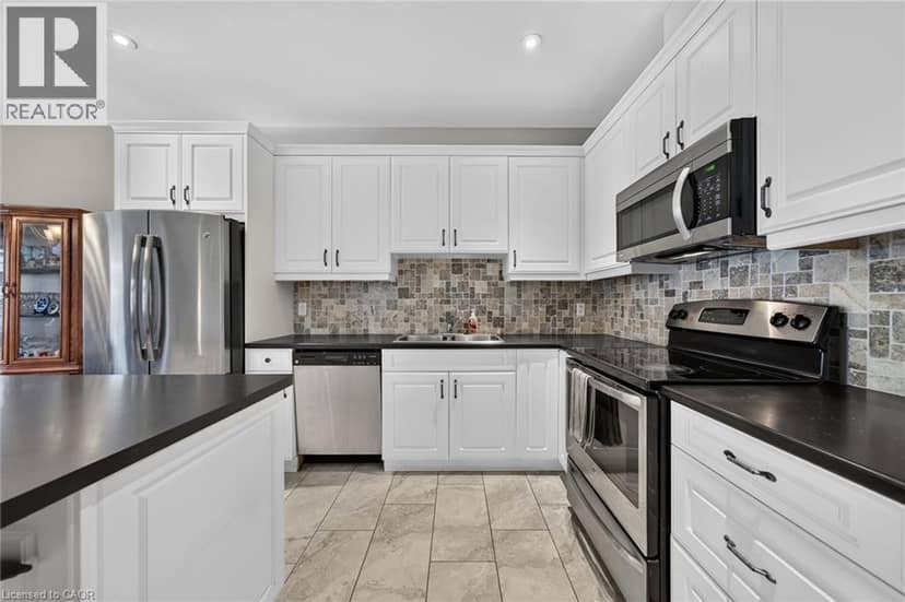 17 GRANTHAM Avenue S — photo 14 of 40