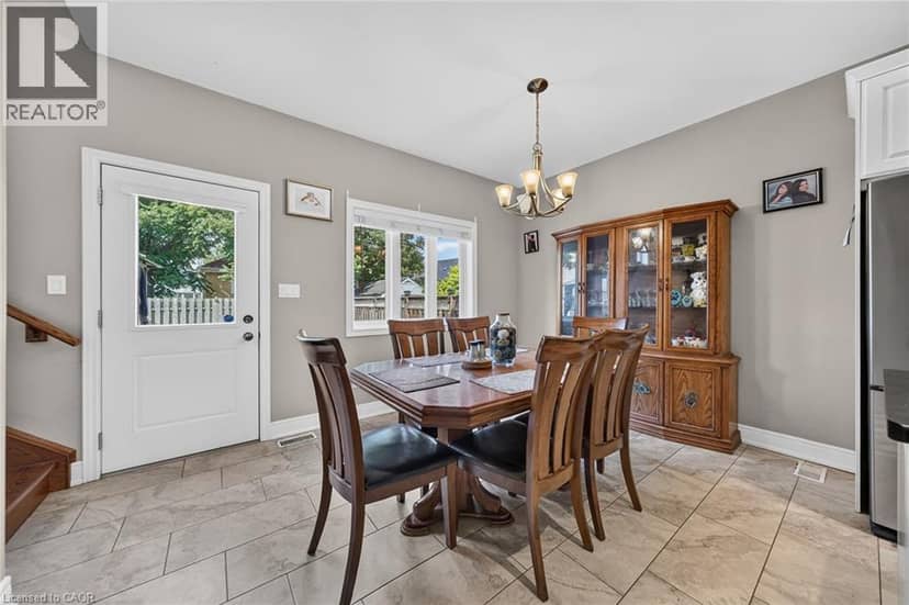 17 GRANTHAM Avenue S — photo 17 of 40