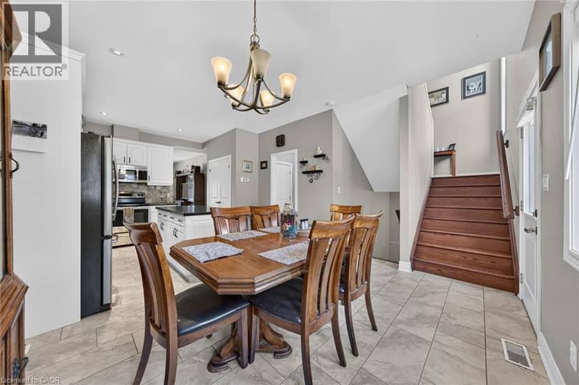 17 GRANTHAM Avenue S — photo 18 of 40