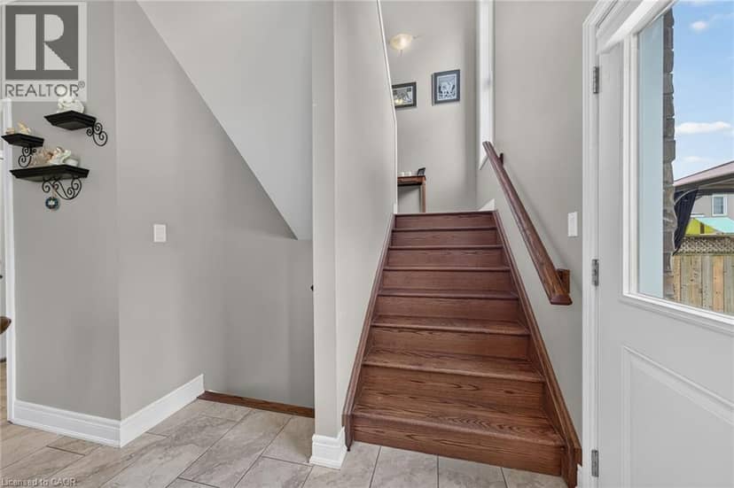 17 GRANTHAM Avenue S — photo 21 of 40