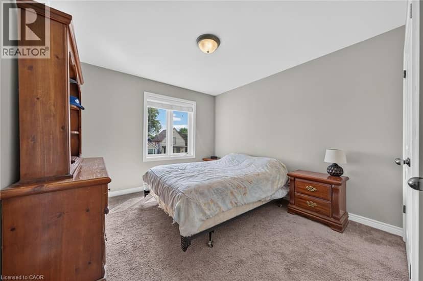 17 GRANTHAM Avenue S — photo 32 of 40