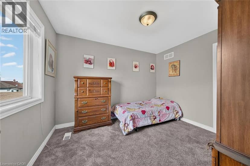 17 GRANTHAM Avenue S — photo 33 of 40