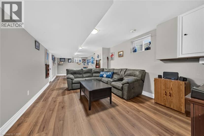 17 GRANTHAM Avenue S — photo 40 of 40