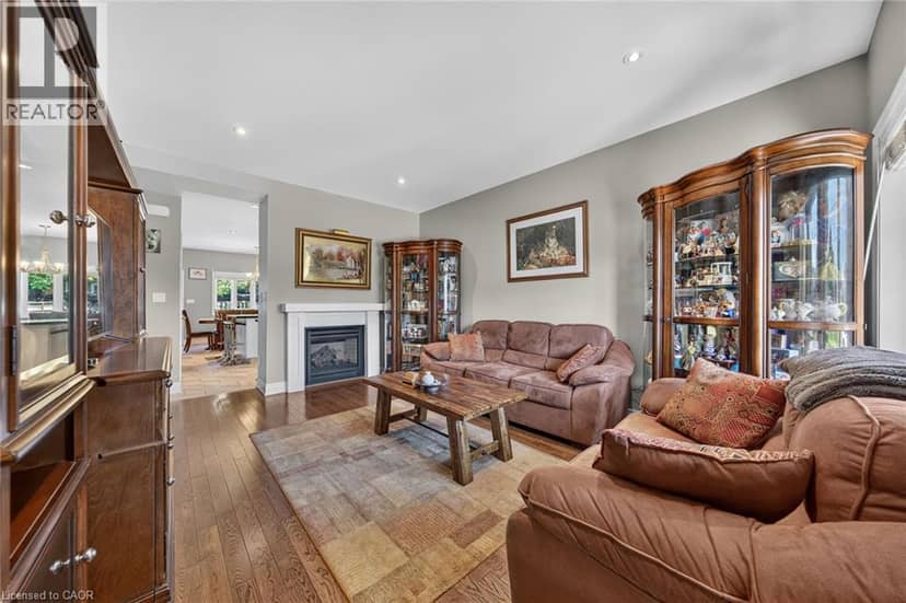 17 GRANTHAM Avenue S — photo 8 of 40