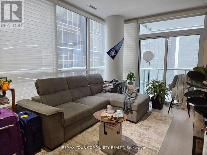 1208 - 8 Mercer Street — photo 2 of 9