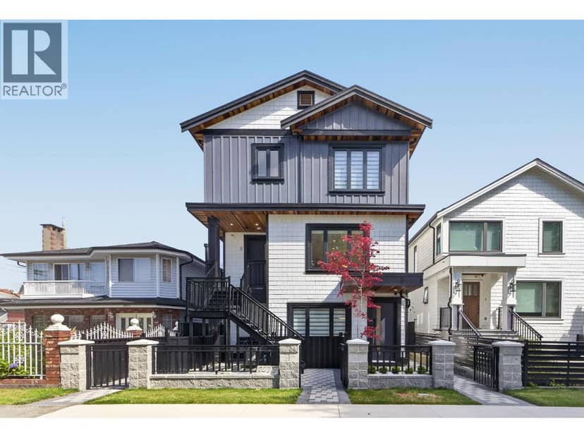 2 2035 51ST STREET, Vancouver, photo 2