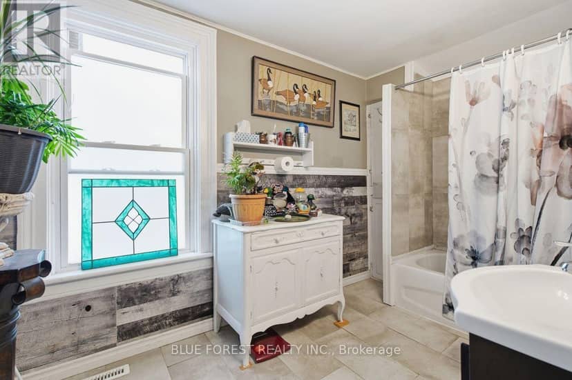21 Isabel Street — photo 17 of 36